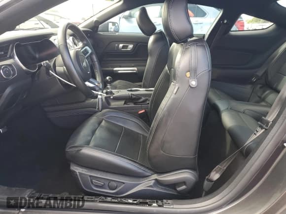 ✅ 2020 Ford Mustang GT • VIN: 1FA6P8CF4L5108087 • Lot: 82426335. Wystawiony na Copart z przebiegiem 58 379 mil. Bezpłatny archiwum sprzedaży aukcyjnych z USA i szczegółowy raport historii pojazdu na DreamBid. Zdjęcie 7.