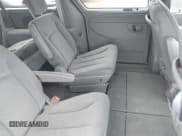 ✅ 2005 Dodge Caravan SE • VIN: 2D4GP24RX5R142161 • Lot: 43472753. Wystawiony na IAAI z przebiegiem 70 628 mil. Bezpłatny archiwum sprzedaży aukcyjnych z USA i szczegółowy raport historii pojazdu na DreamBid. Zdjęcie 7.