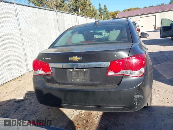 ✅ 2016 Chevrolet Cruze LT • VIN: 1G1PE5SB1G7149202 • Lot: 43530176. Listed on IAAI with 155,633 mi. Free auction sales archive from the USA and detailed vehicle history report at DreamBid. Image 16.