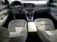 2017 Hyundai Elantra SE z VIN 5NPD84LF6HH062311, wystawiony jako Copart lot #82297865 z przebiegiem 126 732 mil mil oraz Szkoda całkowita • Salvage title. Historia ofert i sprzedaży dostępna na DreamBid. Obrazek 8.