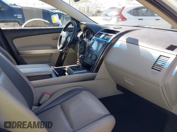 ✅ 2010 Mazda CX-9 Sport • VIN: JM3TB2MV2A0220628 • Lot: 41735205. Listed on IAAI with 224,601 mi. Free auction sales archive from the USA and detailed vehicle history report at DreamBid. Image 5.