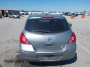 ✅ 2009 Nissan Versa S • VIN: 3N1BC13E79L351732 • Лот: 43083744. Опубликован ранее на IAAI с пробегом 95 824 миль. Бесплатный доступ к архиву аукционных продаж из США и подробный отчёт об истории автомобиля на DreamBid. Изображение 6.