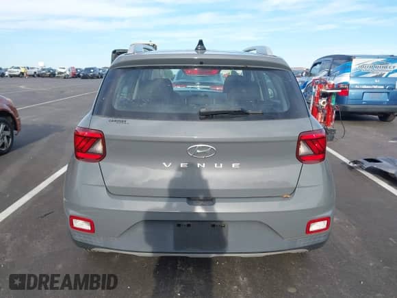 2020 Hyundai Venue SEL with VIN KMHRC8A31LU047634, listed as a IAAI auction lot 43182957 with 64,053 mi miles and . Bid and sale history available at DreamBid. Image 17.