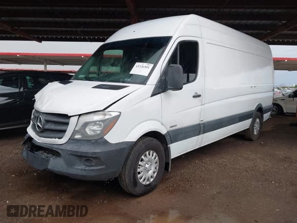 ✅ 2015 Mercedes-Benz Sprinter Cargo EXT • VIN: WD3PE8DBXFP136415 • Lot: 43326501. Wystawiony na IAAI z przebiegiem 245 622 mil. Bezpłatny archiwum sprzedaży aukcyjnych z USA i szczegółowy raport historii pojazdu na DreamBid. Zdjęcie 2.
