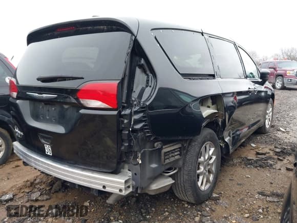 ✅ 2023 Chrysler Voyager LX • VIN: 2C4RC1CG4PR525303 • Lot: 43501227. Wystawiony na IAAI z przebiegiem 65 829 mil. Bezpłatny archiwum sprzedaży aukcyjnych z USA i szczegółowy raport historii pojazdu na DreamBid. Zdjęcie 6.