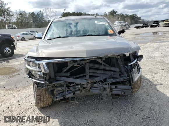 ✅ 2018 Chevrolet Suburban Premier • VIN: 1GNSCJKC3JR188580 • Lot: 48213225. Wystawiony na Copart z przebiegiem Nie podano. Bezpłatny archiwum sprzedaży aukcyjnych z USA i szczegółowy raport historii pojazdu na DreamBid. Zdjęcie 5.