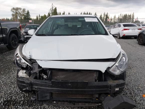 ✅ 2017 Hyundai Accent SE • VIN: KMHCT5AE0HU324058 • Lot: 43421624. Listed on IAAI with 87,466 mi. Free auction sales archive from the USA and detailed vehicle history report at DreamBid. Image 12.