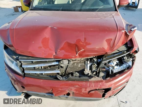 ✅ 2018 Volkswagen Tiguan SEL • VIN: 3VV3B7AXXJM023796 • Лот: 81984925. Опубликован ранее на Copart с пробегом 74 044 миль. Бесплатный доступ к архиву аукционных продаж из США и подробный отчёт об истории автомобиля на DreamBid. Изображение 12.