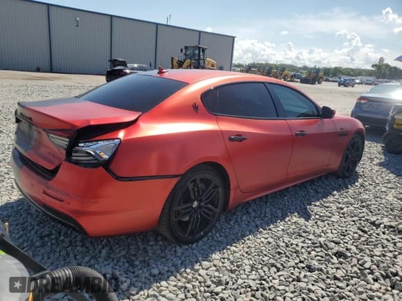 ✅ 2022 Maserati Quattroporte Modena Q4 • VIN: ZAM56YRM0N1384884 • Lot: 62462175. Listed on Copart with 32,182 mi. Free auction sales archive from the USA and detailed vehicle history report at DreamBid. Image 3.