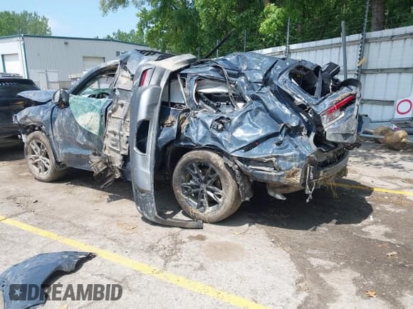 ✅ 2024 Toyota Highlander XLE • VIN: 5TDAAAB52RS069010 • Лот: 42508088. Опубликован ранее на IAAI с пробегом Не указан. Бесплатный доступ к архиву аукционных продаж из США и подробный отчёт об истории автомобиля на DreamBid. Изображение 3.