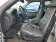 ✅ 2004 Ford Explorer XLT • VIN: 1FMZU63W34UB13076 • Lot: 82584105. Listed on Copart with 209,421 mi. Free auction sales archive from the USA and detailed vehicle history report at DreamBid. Image 7.