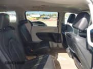 ✅ 2018 Chrysler Pacifica Touring L Plus • VIN: 2C4RC1EG6JR353750 • Lot: 43365347. Wystawiony na IAAI z przebiegiem 103 636 mil. Bezpłatny archiwum sprzedaży aukcyjnych z USA i szczegółowy raport historii pojazdu na DreamBid. Zdjęcie 8.