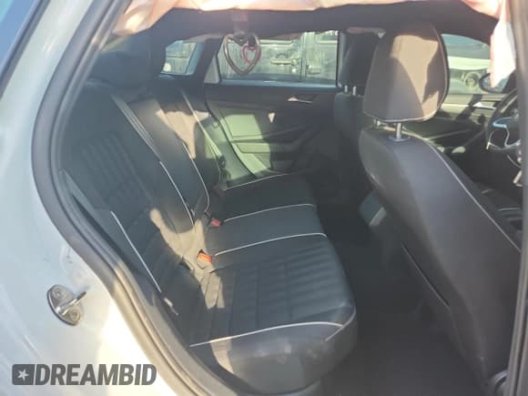 ✅ 2022 Volkswagen Jetta Sport • VIN: 3VWBM7BU2NM032861 • Lot: 70541845. Wystawiony na Copart z przebiegiem 21 722 mil. Bezpłatny archiwum sprzedaży aukcyjnych z USA i szczegółowy raport historii pojazdu na DreamBid. Zdjęcie 10.