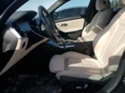 ✅ 2019 BMW 3 Series 330i xDrive • VIN: WBA5R7C51KAJ84287 • Lot: 47026555. Wystawiony na Copart z przebiegiem 86 400 mil. Bezpłatny archiwum sprzedaży aukcyjnych z USA i szczegółowy raport historii pojazdu na DreamBid. Zdjęcie 7.