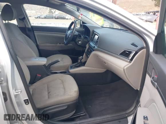 2018 Hyundai Elantra Value Edition z VIN KMHD84LFXJU493337, wystawiony jako IAAI lot #43436436 z przebiegiem 118 234 mil mil oraz . Historia ofert i sprzedaży dostępna na DreamBid. Obrazek 5.