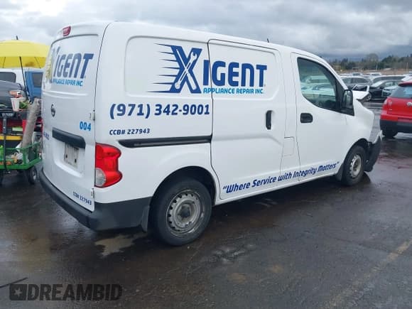 ✅ 2018 Nissan NV200 S • VIN: 3N6CM0KN8JK701807 • Lot: 41616247. Listed on IAAI with 142,405 mi. Free auction sales archive from the USA and detailed vehicle history report at DreamBid. Image 4.