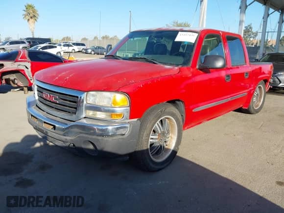 2006 GMC Sierra 1500 SL with VIN 2GTEC13V961213861, listed as a IAAI auction lot 43417439 with 215,402 mi miles and . Bid and sale history available at DreamBid. Image 17.