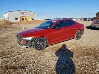 ✅ 2019 Volvo S60 R-Design • VIN: 7JRA22TM7KG002736 • Lot: 94300005. Wystawiony na Copart z przebiegiem 179 556 mil. Bezpłatny archiwum sprzedaży aukcyjnych z USA i szczegółowy raport historii pojazdu na DreamBid. Zdjęcie 1.