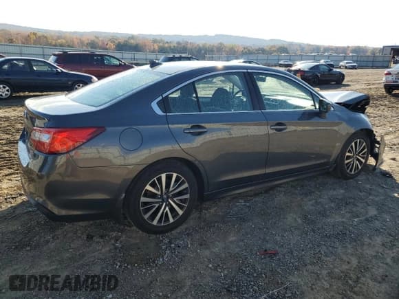 ✅ 2018 Subaru Legacy Premium • VIN: 4S3BNAC60J3002587 • Lot: 91109165. Wystawiony na Copart z przebiegiem 74 122 mil. Bezpłatny archiwum sprzedaży aukcyjnych z USA i szczegółowy raport historii pojazdu na DreamBid. Zdjęcie 3.