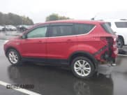✅ 2019 Ford Escape SE • VIN: 1FMCU0GD8KUC47008 • Lot: 43550142. Wystawiony na IAAI z przebiegiem 93 298 mil. Bezpłatny archiwum sprzedaży aukcyjnych z USA i szczegółowy raport historii pojazdu na DreamBid. Zdjęcie 15.