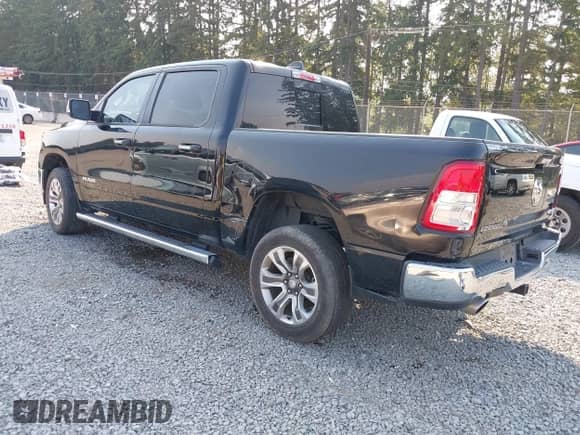 2020 Ram 1500 Big Horn z VIN 1C6SRFFT8LN201310, wystawiony jako IAAI lot #43125240 z przebiegiem 83 796 mil mil oraz . Historia ofert i sprzedaży dostępna na DreamBid. Obrazek 3.