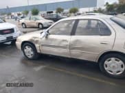 ✅ 1995 Toyota Camry LE • VIN: JT2GK12E3S0101407 • Lot: 43810324. Wystawiony na IAAI z przebiegiem 143 774 mil. Bezpłatny archiwum sprzedaży aukcyjnych z USA i szczegółowy raport historii pojazdu na DreamBid. Zdjęcie 6.