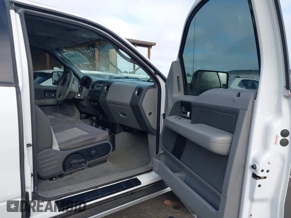 ✅ 2004 Ford F-150 XLT • VIN: 1FTPX14514NA90175 • Lot: 43270894. Listed on IAAI with 202,071 mi. Free auction sales archive from the USA and detailed vehicle history report at DreamBid. Image 5.