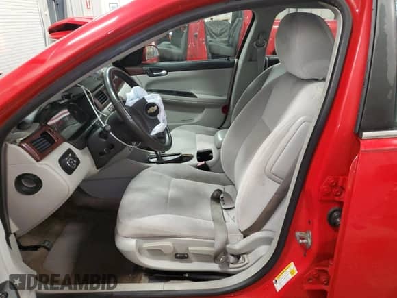 2010 Chevrolet Impala LT z VIN 2G1WB5EK5A1149837, wystawiony jako Copart lot #84927745 z przebiegiem 76 322 mil mil oraz Czysty tytuł • Clean title. Historia ofert i sprzedaży dostępna na DreamBid. Obrazek 7.