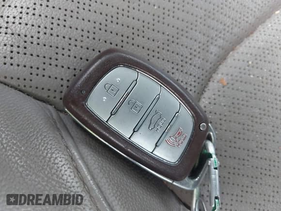 ✅ 2017 Hyundai Elantra SE • VIN: 5NPD84LF5HH022768 • Lot: 42264100. Listed on IAAI with 82,130 mi. Free auction sales archive from the USA and detailed vehicle history report at DreamBid. Image 11.