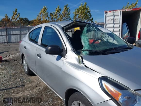 ✅ 2015 Nissan Versa S Plus • VIN: 3N1CN7APXFL912913 • Lot: 43589426. Wystawiony na IAAI z przebiegiem 97 918 mil. Bezpłatny archiwum sprzedaży aukcyjnych z USA i szczegółowy raport historii pojazdu na DreamBid. Zdjęcie 6.