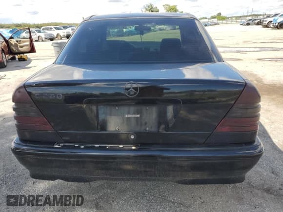 ✅ 1999 Mercedes-Benz C 230/260/280/320 • VIN: WDBHA29G7XA799919 • Lot: 82103355. Listed on Copart with 122,966 mi. Free auction sales archive from the USA and detailed vehicle history report at DreamBid. Image 6.