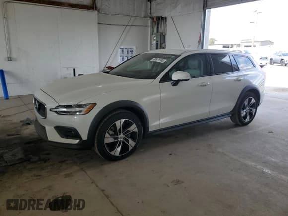 ✅ 2022 Volvo V60 • VIN: YV4102WK4N2092036 • Lot: 80911585. Wystawiony na Copart z przebiegiem 26 176 mil. Bezpłatny archiwum sprzedaży aukcyjnych z USA i szczegółowy raport historii pojazdu na DreamBid. Zdjęcie 1.