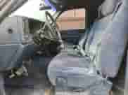 1999 Chevrolet Silverado 1500 LS z VIN 1GCEK14T8XZ194390, wystawiony jako Copart lot #81482005 z przebiegiem 187 383 mil mil oraz Szkoda całkowita • Salvage title. Historia ofert i sprzedaży dostępna na DreamBid. Obrazek 7.