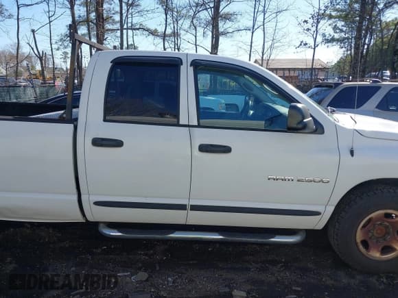 ✅ 2004 Dodge 2500 SLT • VIN: 3D7KA28C84G236063 • Лот: 41833455. Опубликован ранее на IAAI с пробегом 159 564 миль. Бесплатный доступ к архиву аукционных продаж из США и подробный отчёт об истории автомобиля на DreamBid. Изображение 13.