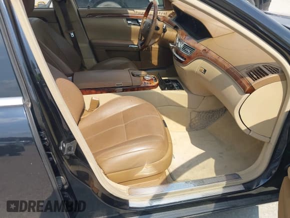 ✅ 2008 Mercedes-Benz S 550 • VIN: WDDNG86X68A188782 • Лот: 43103446. Опубликован ранее на IAAI с пробегом 289 494 миль. Бесплатный доступ к архиву аукционных продаж из США и подробный отчёт об истории автомобиля на DreamBid. Изображение 5.