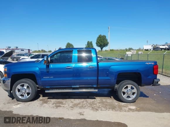 ✅ 2017 Chevrolet Silverado 2500HD Work Truck • VIN: 1GC2KUEG2HZ265185 • Lot: 40536435. Wystawiony na IAAI z przebiegiem 189 379 mil. Bezpłatny archiwum sprzedaży aukcyjnych z USA i szczegółowy raport historii pojazdu na DreamBid. Zdjęcie 14.