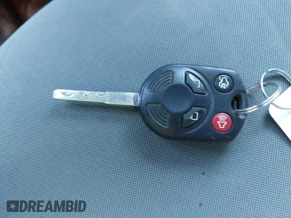 ✅ 2016 Ford C-Max SE • VIN: 1FADP5AU5GL109919 • Lot: 41602524. Wystawiony na IAAI z przebiegiem 206 198 mil. Bezpłatny archiwum sprzedaży aukcyjnych z USA i szczegółowy raport historii pojazdu na DreamBid. Zdjęcie 11.