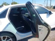 ✅ 2017 Audi A4 Progressiv • VIN: WAUBNAF43HN011208 • Lot: 43126109. Wystawiony na IAAI z przebiegiem 152 976 mil. Bezpłatny archiwum sprzedaży aukcyjnych z USA i szczegółowy raport historii pojazdu na DreamBid. Zdjęcie 8.