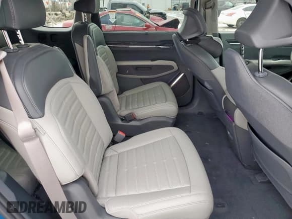 ✅ 2024 Kia EV9 Land • VIN: KNDADFS53R6044637 • Lot: 46141125. Wystawiony na Copart z przebiegiem 7 196 mil. Bezpłatny archiwum sprzedaży aukcyjnych z USA i szczegółowy raport historii pojazdu na DreamBid. Zdjęcie 12.