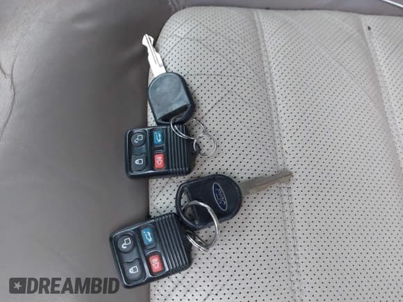 ✅ 2002 Ford Explorer Eddie Bauer • VIN: 1FMZU74W22ZC19782 • Lot: 40931485. Wystawiony na IAAI z przebiegiem 109 160 mil. Bezpłatny archiwum sprzedaży aukcyjnych z USA i szczegółowy raport historii pojazdu na DreamBid. Zdjęcie 11.