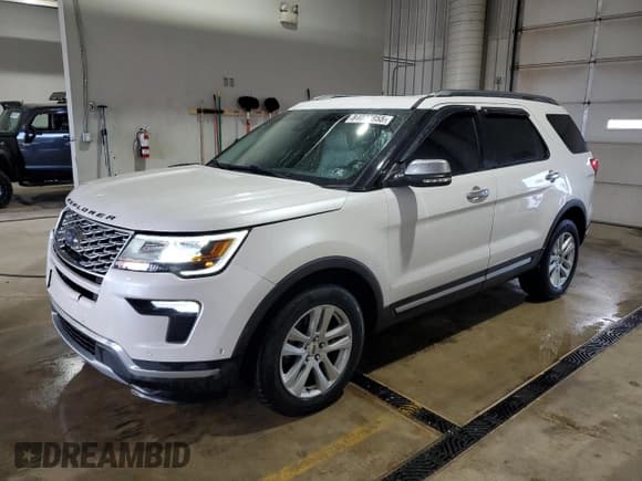 ✅ 2019 Ford Explorer Platinum • VIN: 1FM5K8HT4KGA74766 • Lot: 84027855. Listed on Copart with 98,656 mi. Free auction sales archive from the USA and detailed vehicle history report at DreamBid. Image 1.