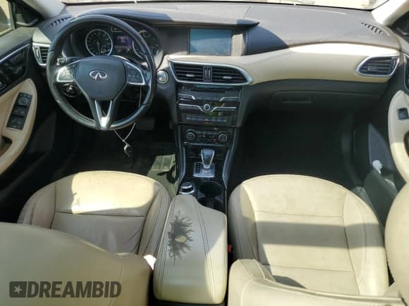 ✅ 2017 Infiniti QX30 Premium • VIN: SJKCH5CRXHA039906 • Lot: 70490225. Wystawiony na Copart z przebiegiem 155 513 mil. Bezpłatny archiwum sprzedaży aukcyjnych z USA i szczegółowy raport historii pojazdu na DreamBid. Zdjęcie 8.