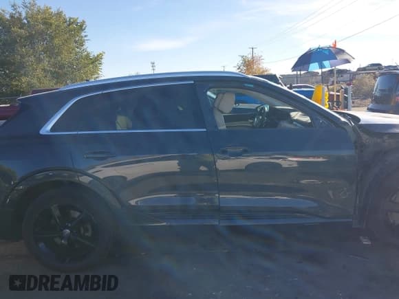 ✅ 2019 Audi e-tron Premium Plus • VIN: WA1LAAGE8KB010374 • Lot: 43541148. Listed on IAAI with 43,510 mi. Free auction sales archive from the USA and detailed vehicle history report at DreamBid. Image 14.