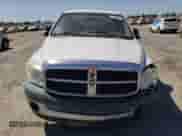 2007 Dodge 1500 ST z VIN 1D7HA18K07J633216, wystawiony jako Copart lot #67059255 z przebiegiem 223 898 mil mil oraz Szkoda całkowita • Salvage title. Historia ofert i sprzedaży dostępna na DreamBid. Obrazek 5.
