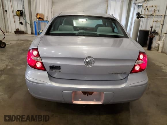 ✅ 2005 Buick LaCrosse CX • VIN: 2G4WC532751264545 • Lot: 61682015. Wystawiony na Copart z przebiegiem Nie podano. Bezpłatny archiwum sprzedaży aukcyjnych z USA i szczegółowy raport historii pojazdu na DreamBid. Zdjęcie 6.