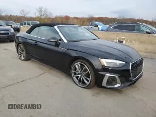 ✅ 2023 Audi A5 Cabriolet S line Prestige • VIN: WAU5AGF58PN000689 • Лот: 90525335. Опубликован ранее на Copart с пробегом 54 338 миль. Бесплатный доступ к архиву аукционных продаж из США и подробный отчёт об истории автомобиля на DreamBid. Изображение 4.