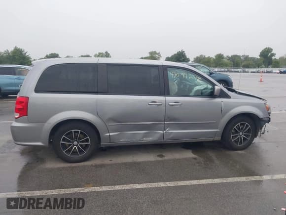 ✅ 2015 Dodge Grand Caravan R/T • VIN: 2C4RDGEG8FR704651 • Лот: 43099278. Опубликован ранее на IAAI с пробегом 187 475 миль. Бесплатный доступ к архиву аукционных продаж из США и подробный отчёт об истории автомобиля на DreamBid. Изображение 14.