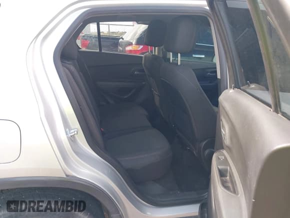 ✅ 2020 Chevrolet Trax LS • VIN: KL7CJNSB8LB312742 • Lot: 43197753. Listed on IAAI with 51,759 mi. Free auction sales archive from the USA and detailed vehicle history report at DreamBid. Image 8.