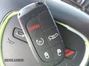 ✅ 2020 Dodge Challenger R/T Scat Pack Widebody • VIN: 2C3CDZFJ8LH110675 • Lot: 42404859. Wystawiony na IAAI z przebiegiem 70 878 mil. Bezpłatny archiwum sprzedaży aukcyjnych z USA i szczegółowy raport historii pojazdu na DreamBid. Zdjęcie 11.