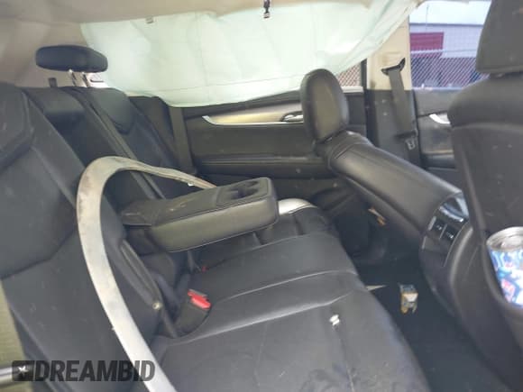 ✅ 2019 Cadillac XT5 Premium Luxury AWD • VIN: 1GYKNFRS2KZ143249 • Lot: 42624777. Wystawiony na IAAI z przebiegiem 143 870 mil. Bezpłatny archiwum sprzedaży aukcyjnych z USA i szczegółowy raport historii pojazdu na DreamBid. Zdjęcie 8.